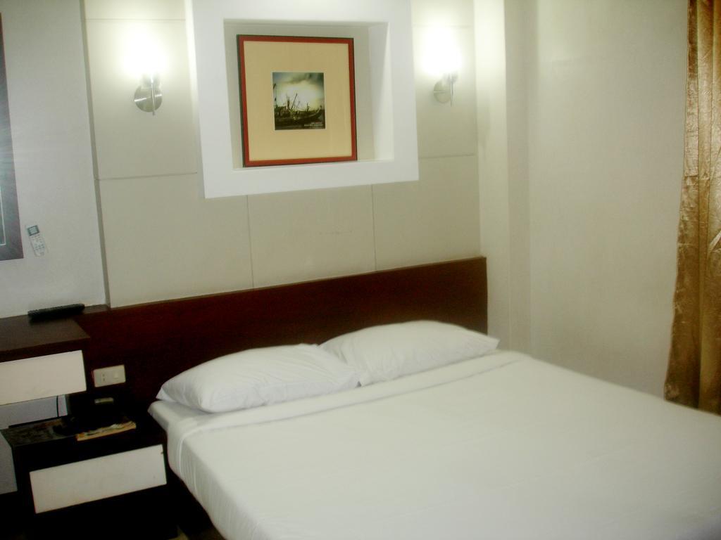 Roxas Midtown Hotel Cameră foto